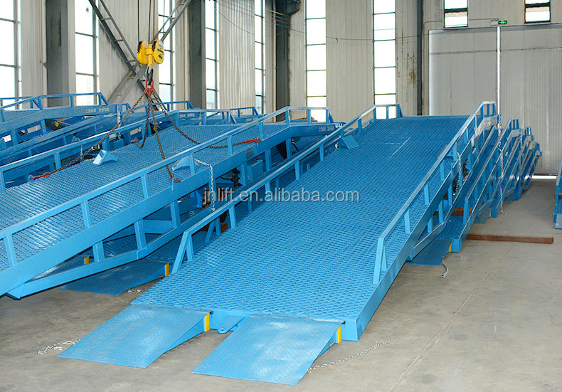 8 ton Mobile Yard Loading Ramps Adjustable Height Forklift Container Dock Ramp Car Loading Ramps