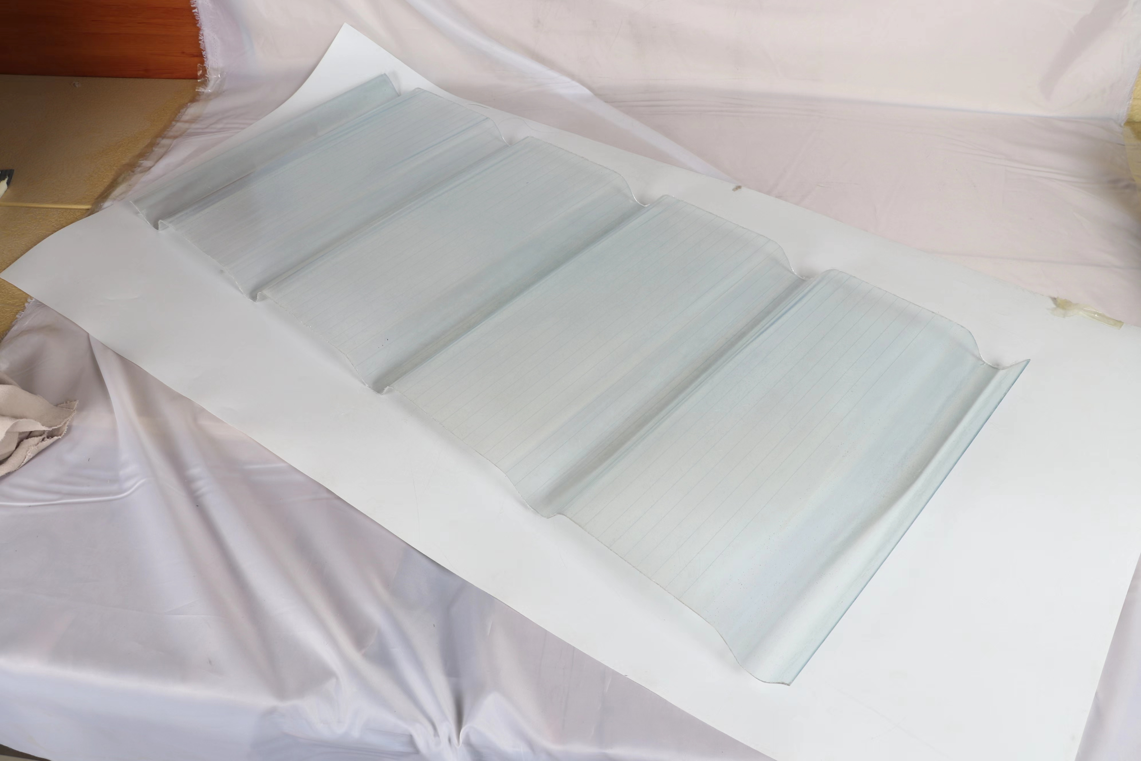 Classic modern style Spanish PVC plastic roof tiles that are UV resistant and temperature resistant