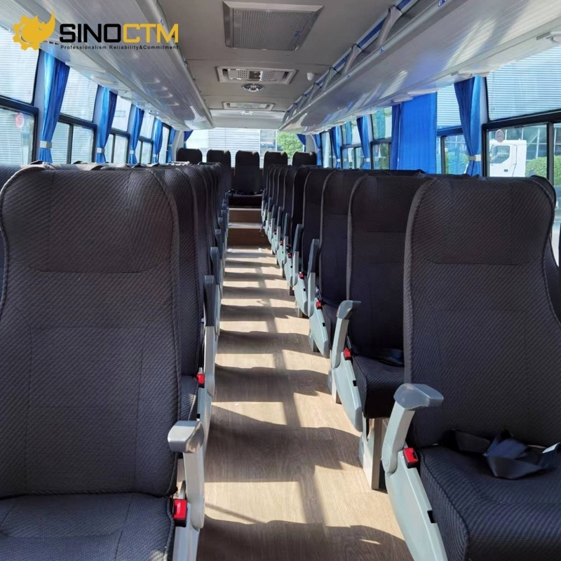 35 Seats Left Hand Drive Luxury 46 Seats Used Coach Bus with T Air Conditioner for Sale