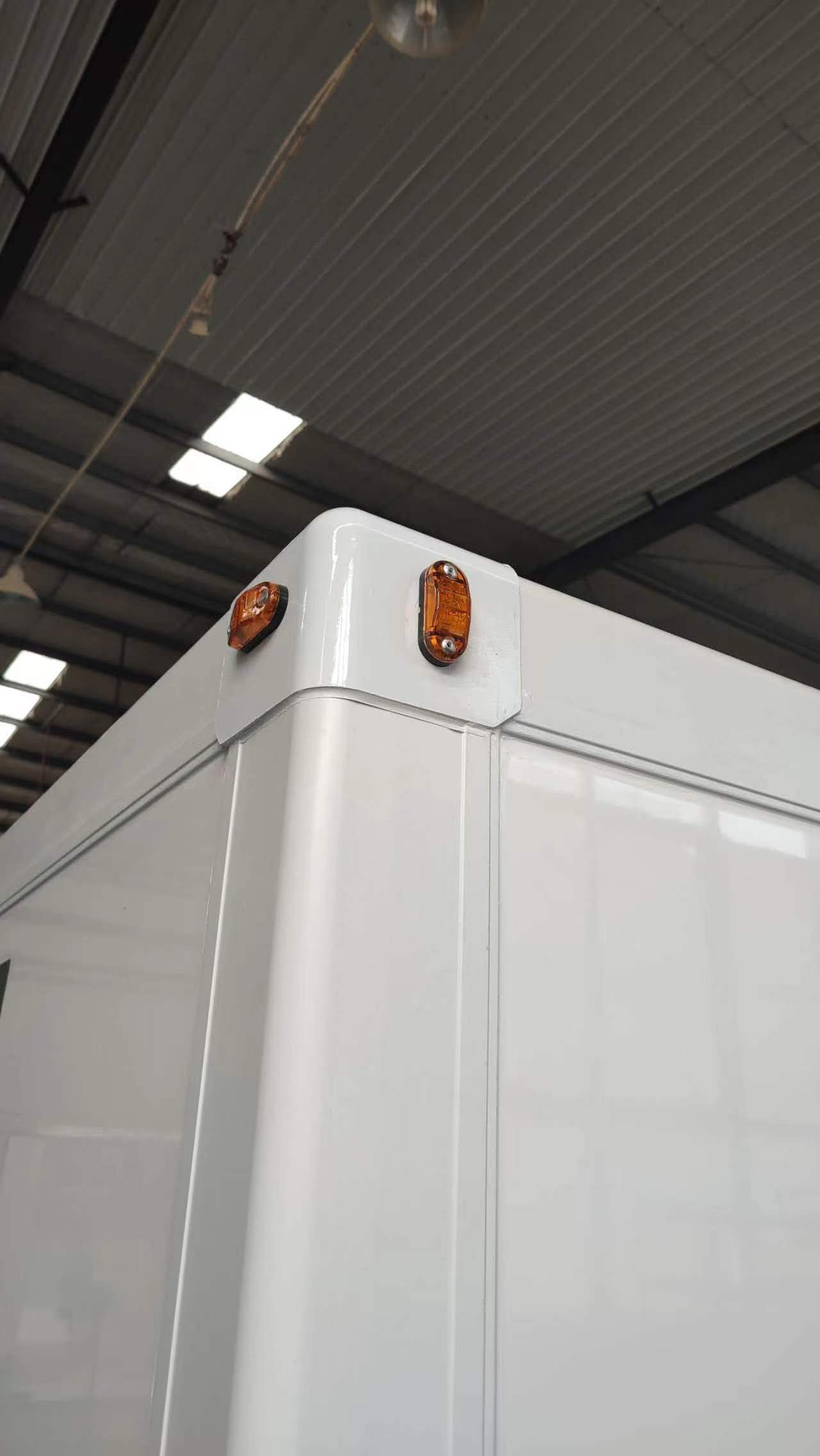 Diesel Frozen Freezer Semi-trailer /small Cooling Van/vegetable Transport / Insulation Refrigerator Box Truck