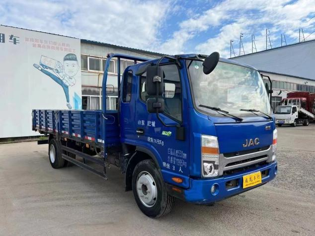 Used JAC Shuai Ling Low Price 10Ton 5.4m Cargo Truck With Boutique Vehicle Condition  For Sale