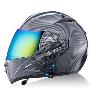 Manufacturers sell the US DOT/EU ECE certified wireless motorcycle helmet imitation carbon fiber colorful mirror full helmet