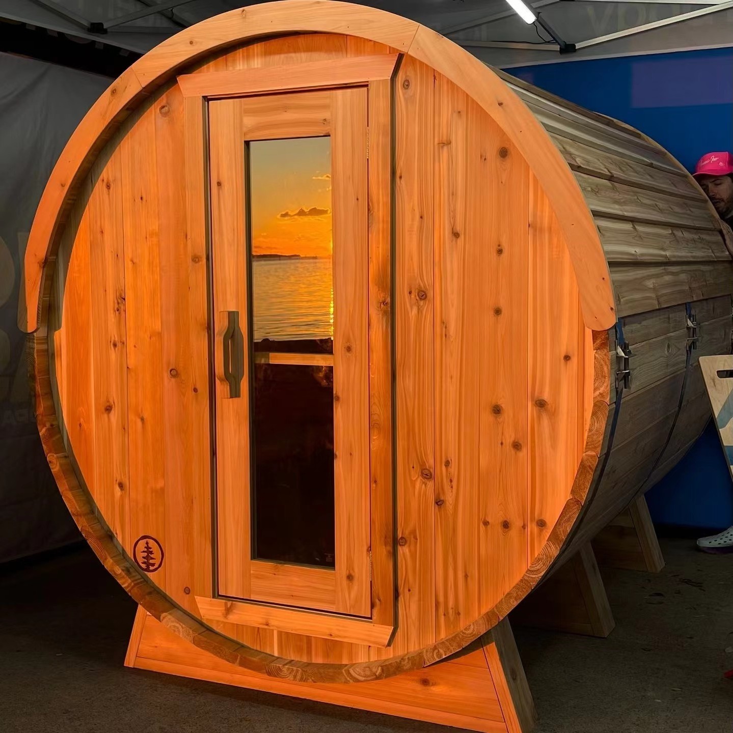 1.8*2.4m  red Cedar outdoor Barrel Sauna with porch and Panoramic view For Sale