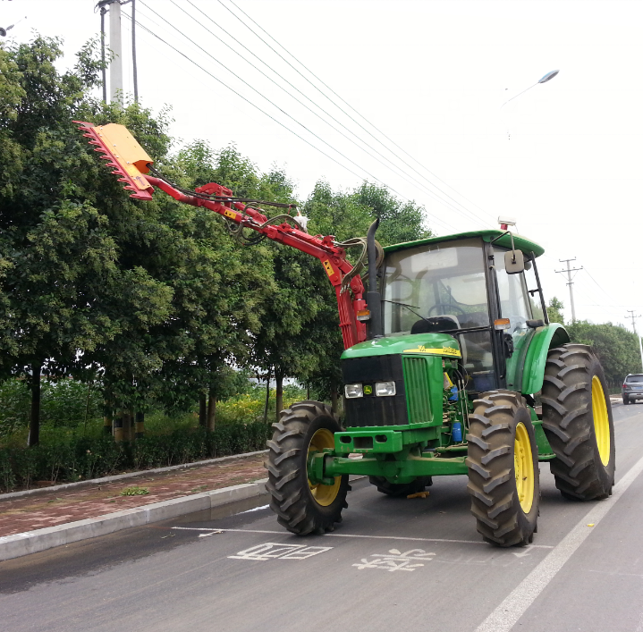 Tractor mounted hedge cutter/hedge trimmer