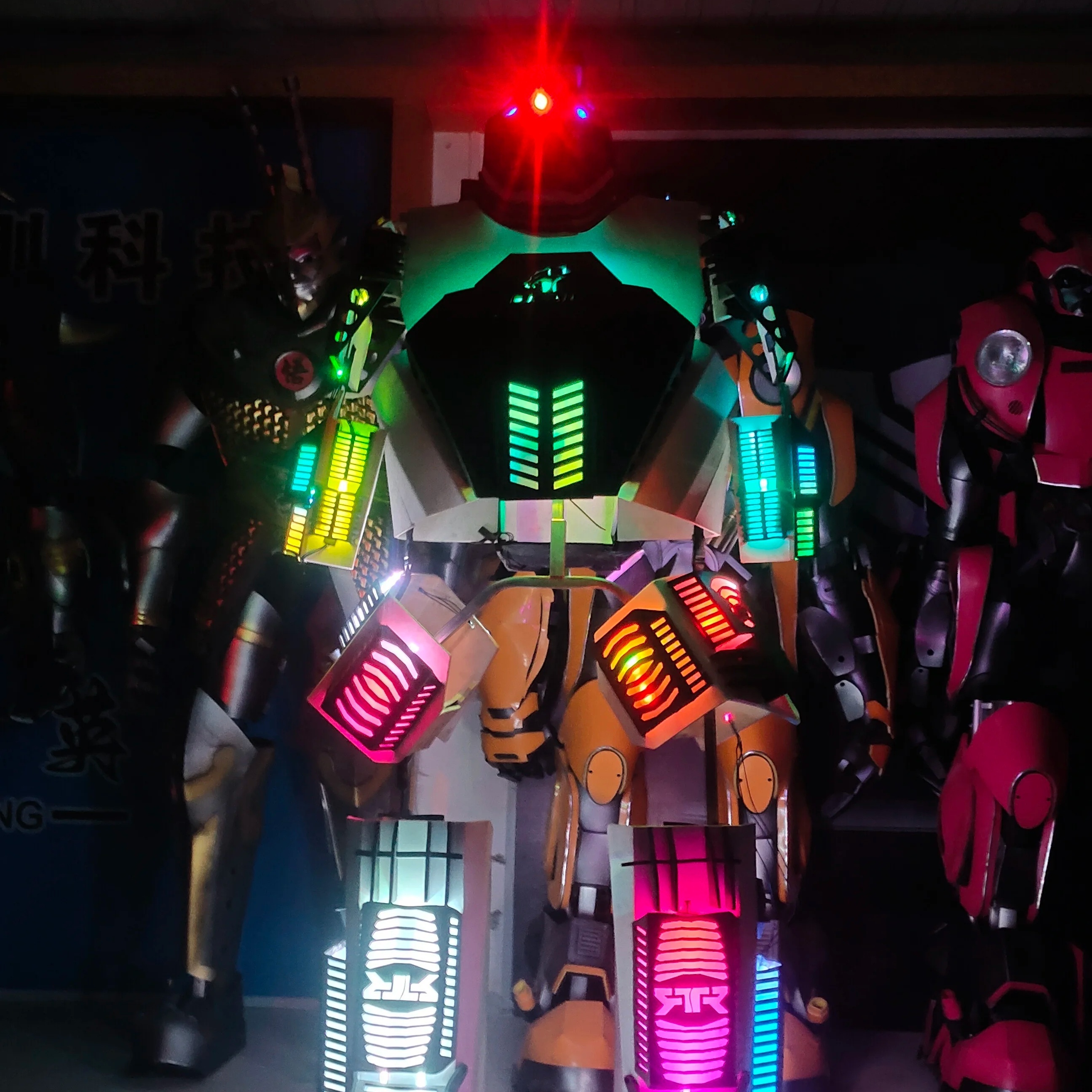 2024 new Led Robot Dance Costumes Stilts Walker Led Robot Costume Adult Luminous Robot Costume for Nightclub