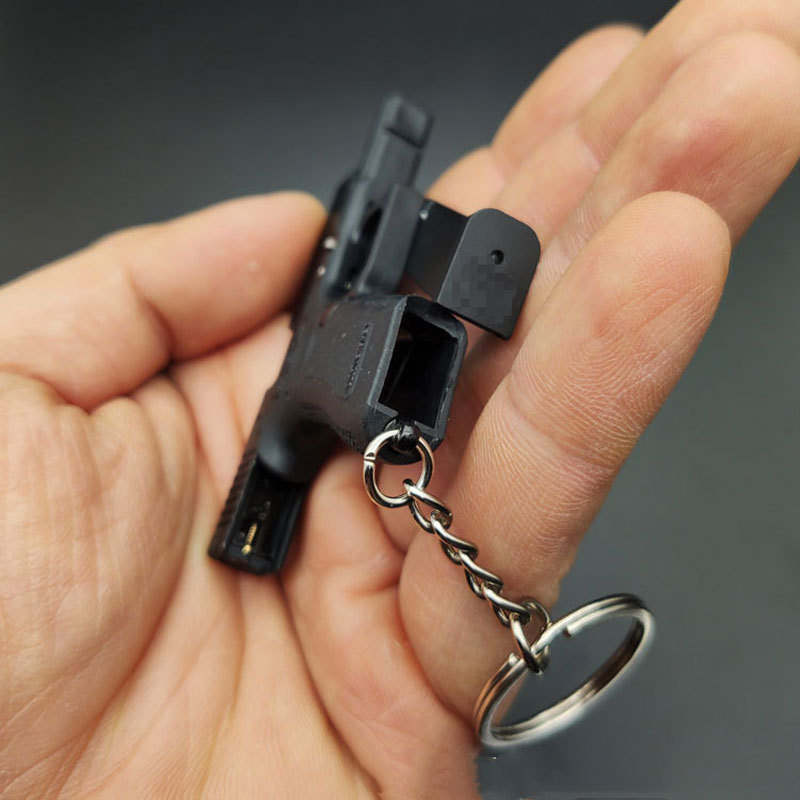 Wholesale Price Toy Shell Ejecting Toy Gun Metal Mini Gun Model Glock 1:3 Toy Gun mini 70mm Glock Keychain with Ejectable