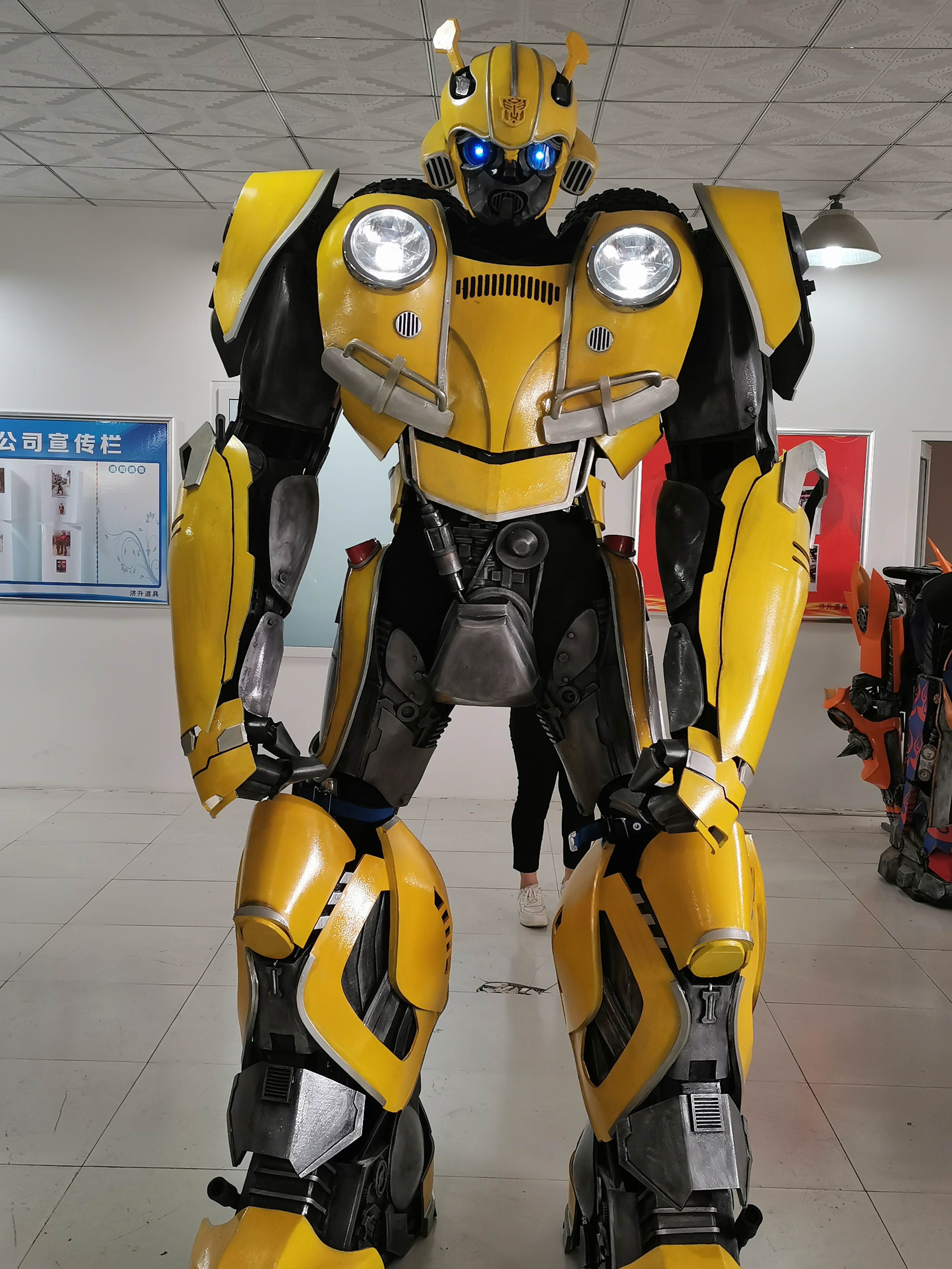 Giant Wearable Robot Mascot Costume 2.7M Tall Robot mascotes polyfoam  Costume for Adults for Business Activity Mascot Costume