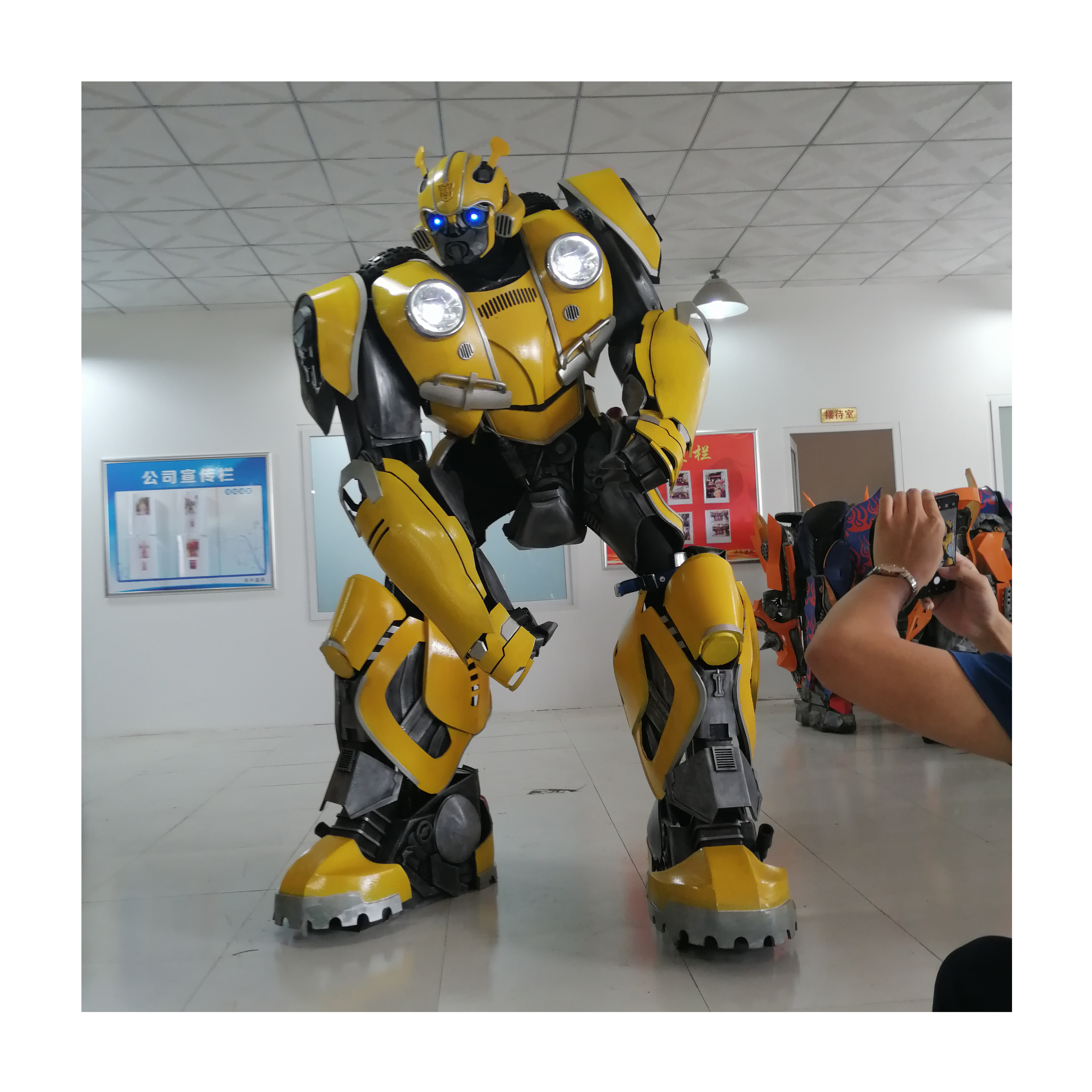 EVA LED Robot Costume 2.7m Tall High Quality Costume Adult Wearable Suits Large Size Realistic