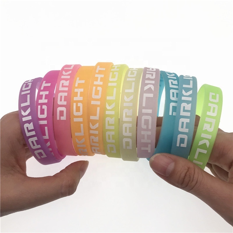 Glowing in the dark silicone fluorescent wristband for party