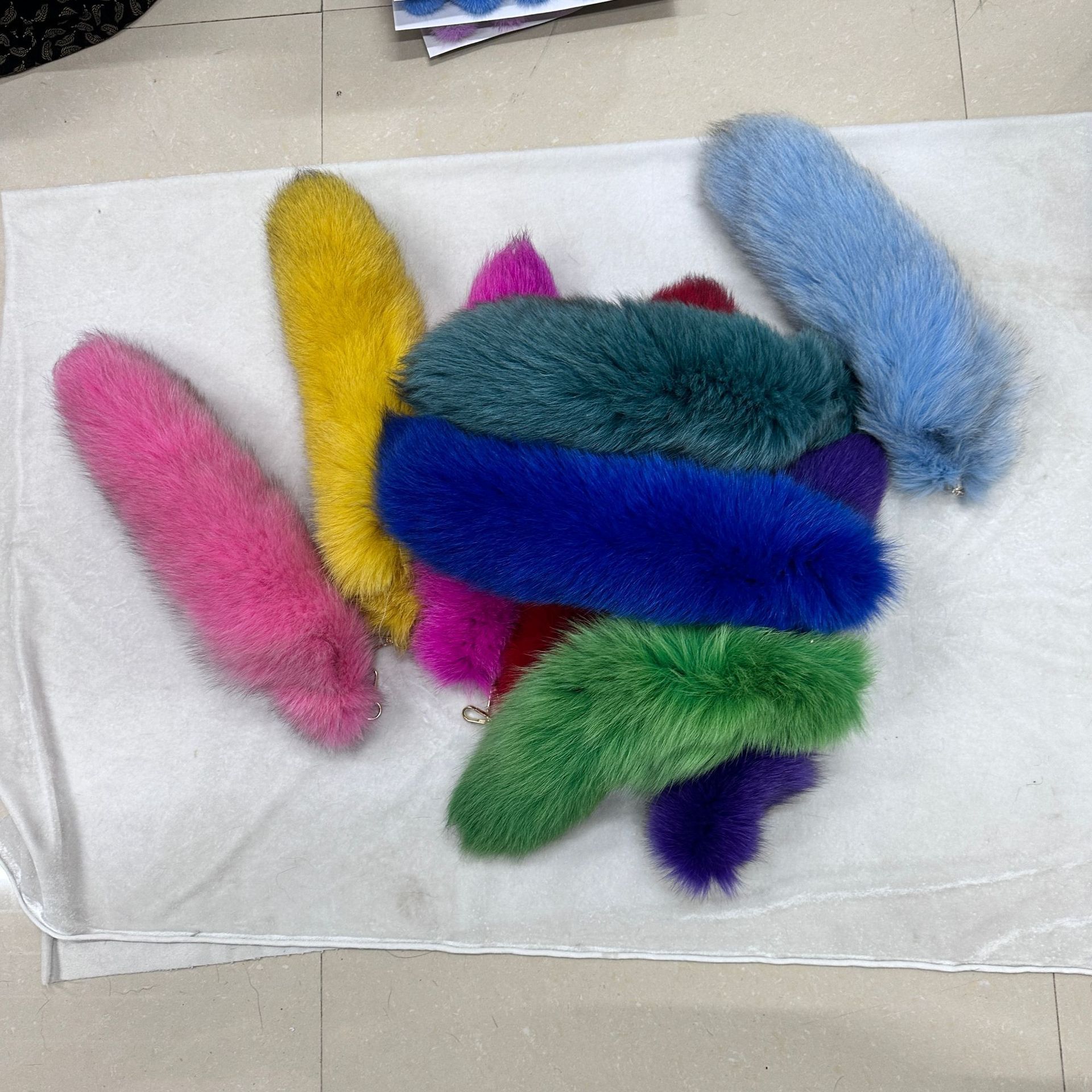 Wholesale Natural 25-40cm fluffy fashionable Fairy Real Fox Fur Tail Plush Keychains toys bag charms