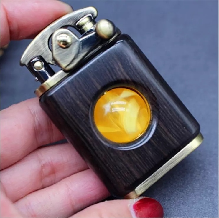 2022 Kerosene lighter windproof rosewood retro wood personality creative cigarette lighter pure copper wood high quality lighter