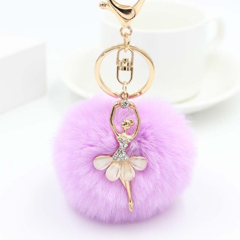 New Arrival Fashion Dance Girl Fur Keychain Ball Key Chain Fluffy Fur Pom Pom Keychain Car Bag Key Ring