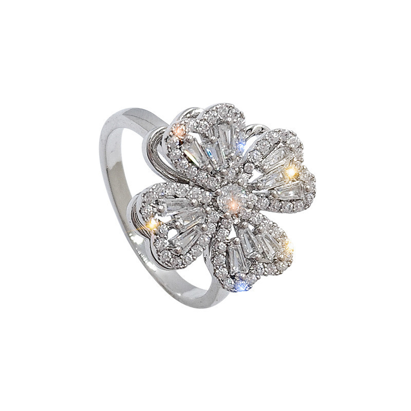 Ins Hot New Fashion Rotating Ring Love Ring For Women Four-leaf Clover Diamond Ring