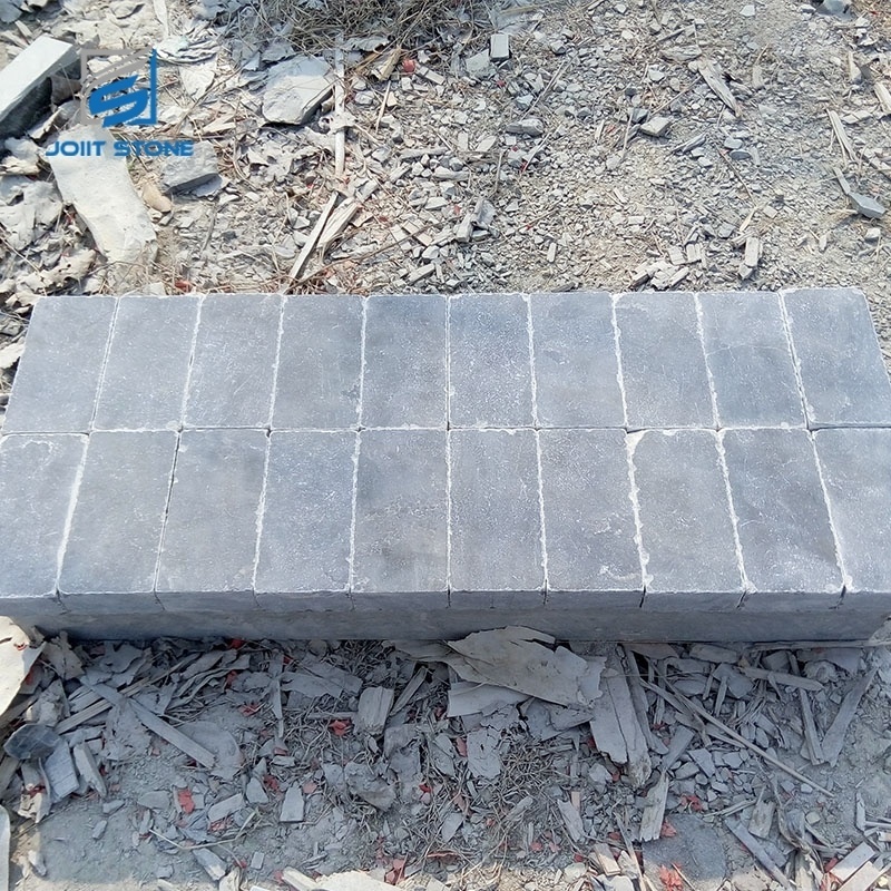 Popular Antiqued Tumble and Honed Bluestone Cobble Stone For Landscaping Paving