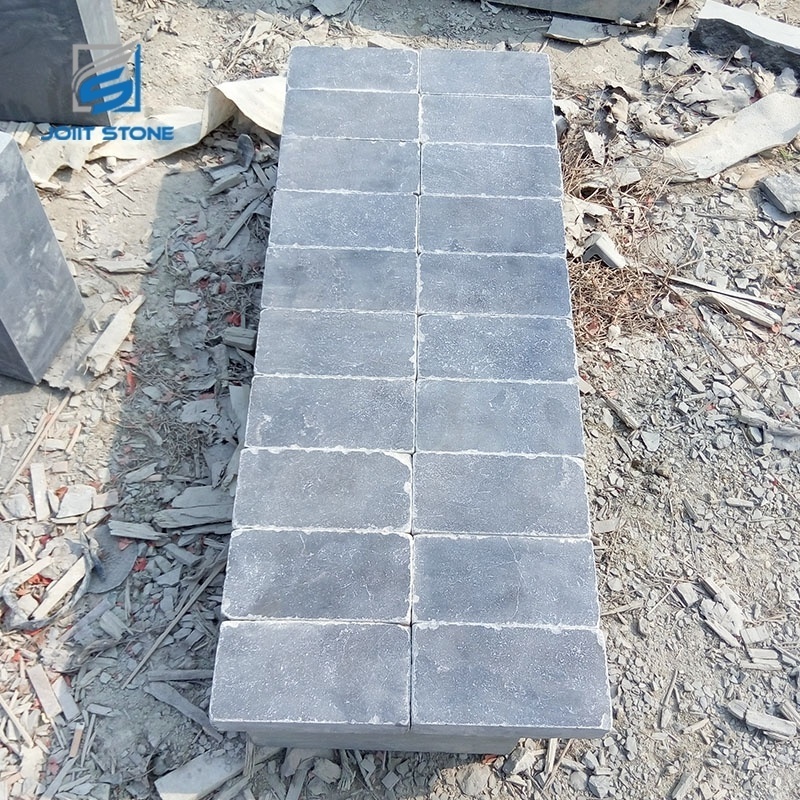 Popular Antiqued Tumble and Honed Bluestone Cobble Stone For Landscaping Paving