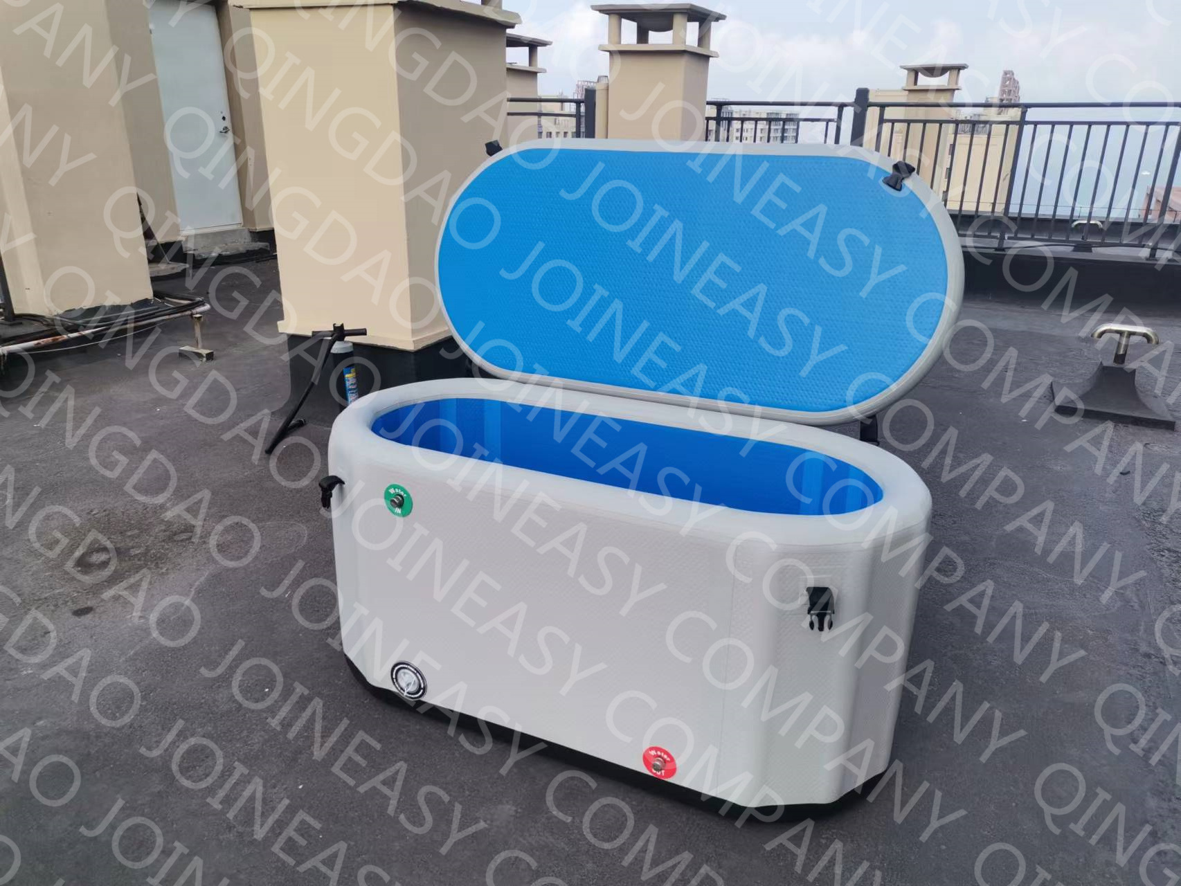 Foldable ice plunge tub cold water bathtub with 304 Stainless steel connectors as water in and water out mouth