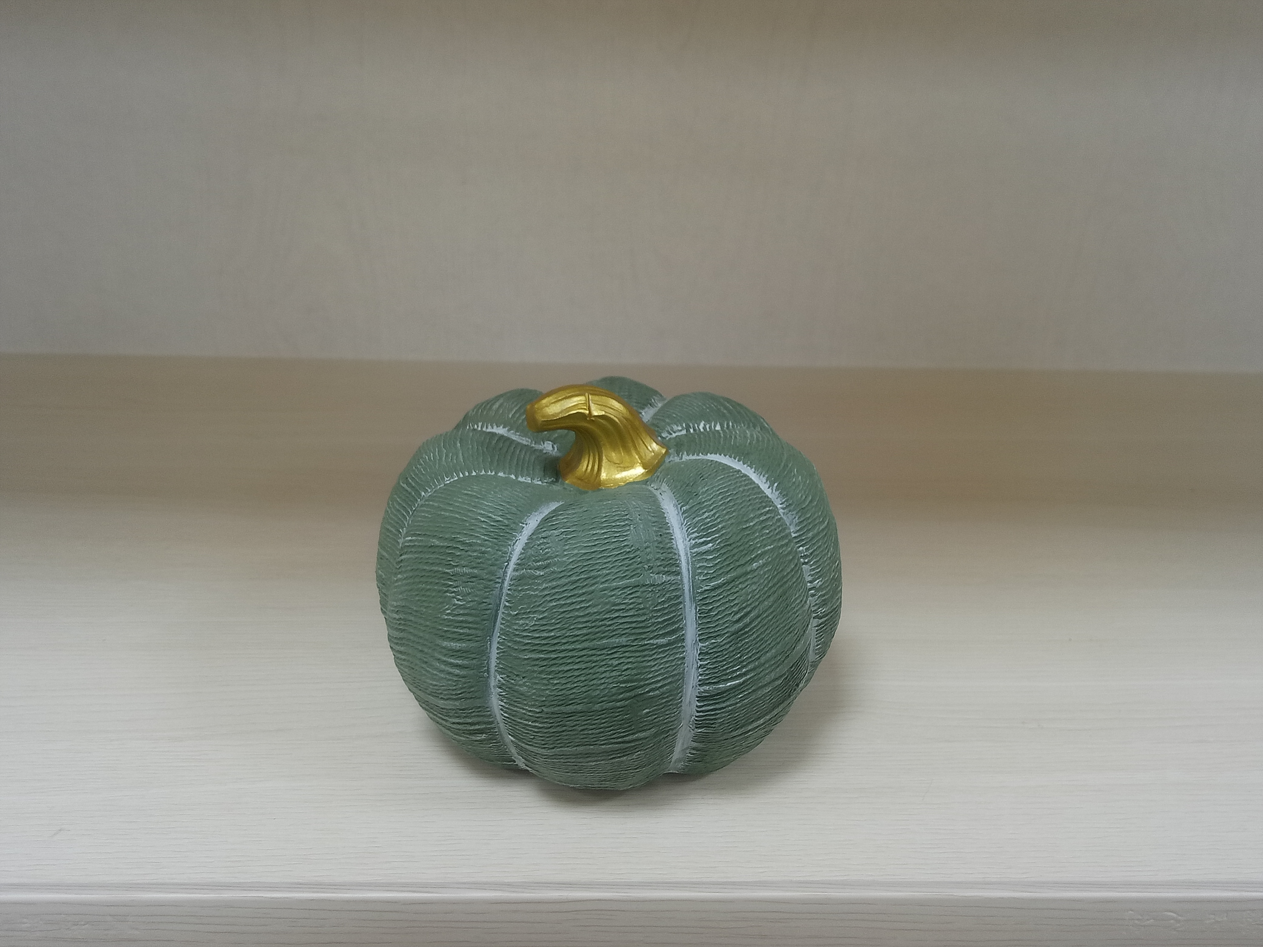 Large Resin Harvest Pumpkin