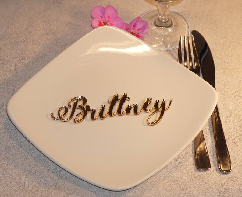 Laser cut names Wedding Place Cards Gold Mirror Acrylic Plate Names Wedding Decor Table Place Setting Event Decoration