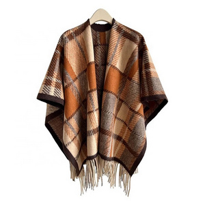 Wholesale fashion woven comfortable plaid blanket shawl for winter checkered shawls ponchos for women