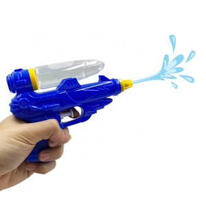 New Arrival Mini Water Gun Toy Plastic Summer Toy With Candy For Kids Playing