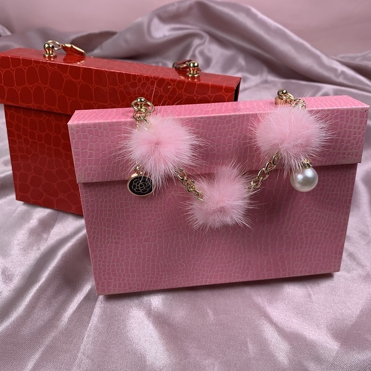 Custom logo lash boxes with chains mink eyelashes and tweezers lash kit wholesale mini suitcase for lashes