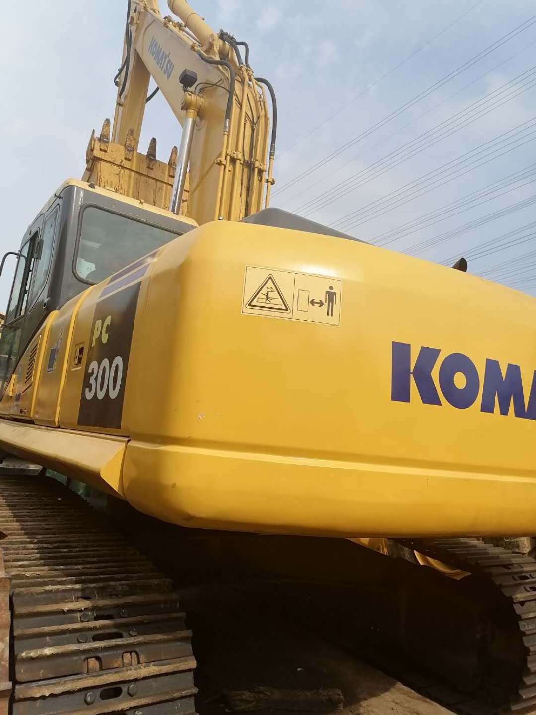 Used Komatsu PC300-7