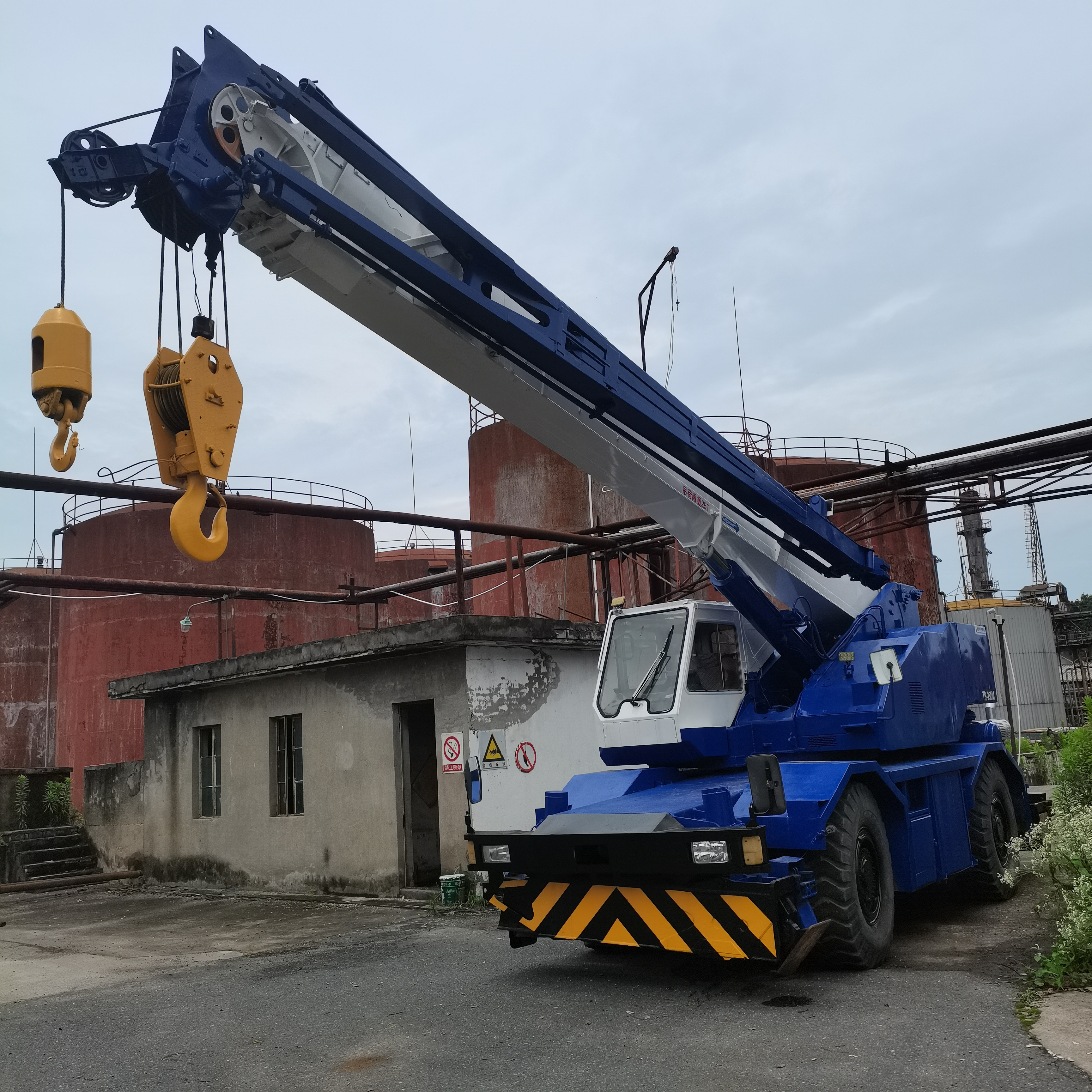 Used Liebherr Truck Crane 25 ton /Heavy Construction Machine 25ton