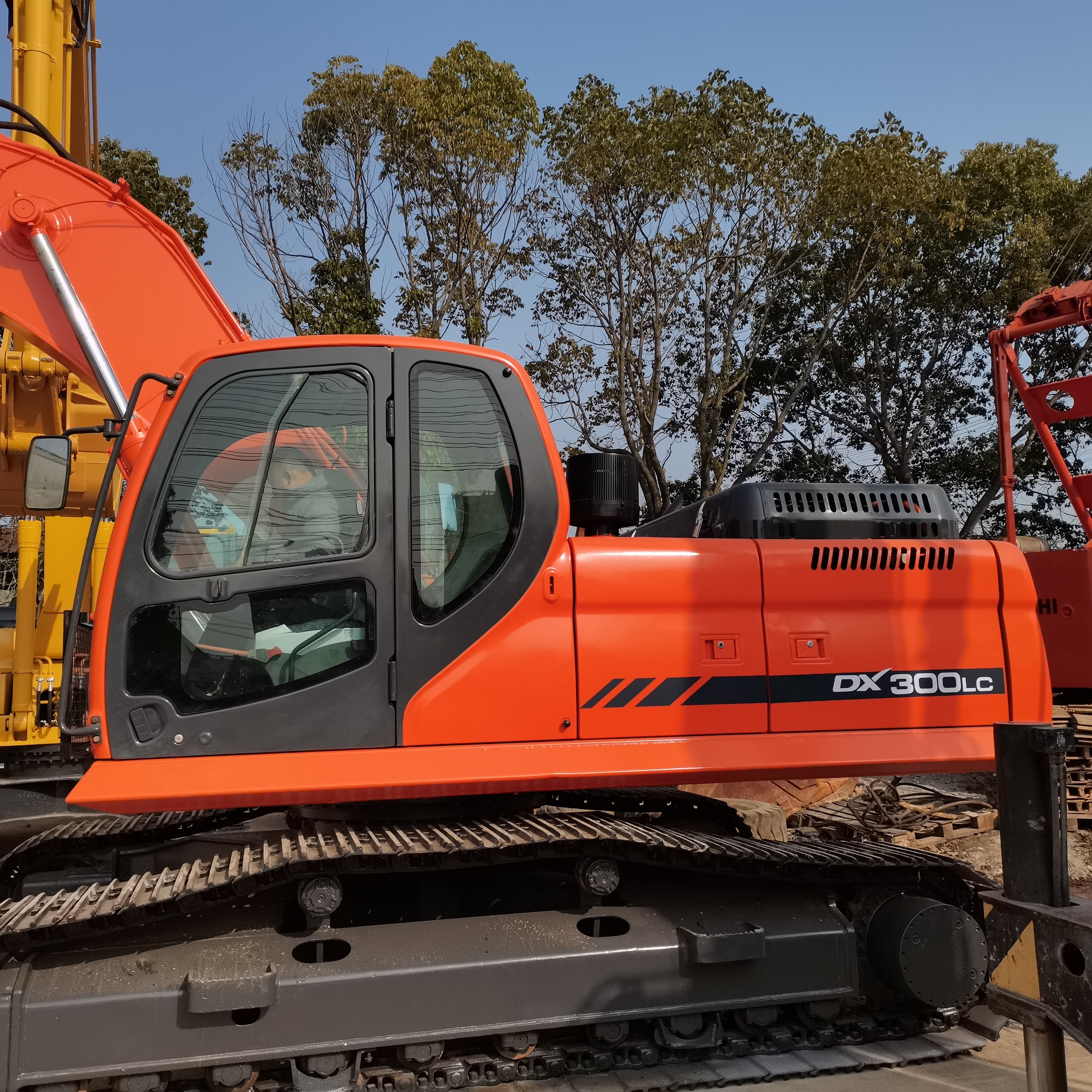 Original of Korea secondhand construction machine with good condition DOOSAN DX300LC excavator used crawler digger