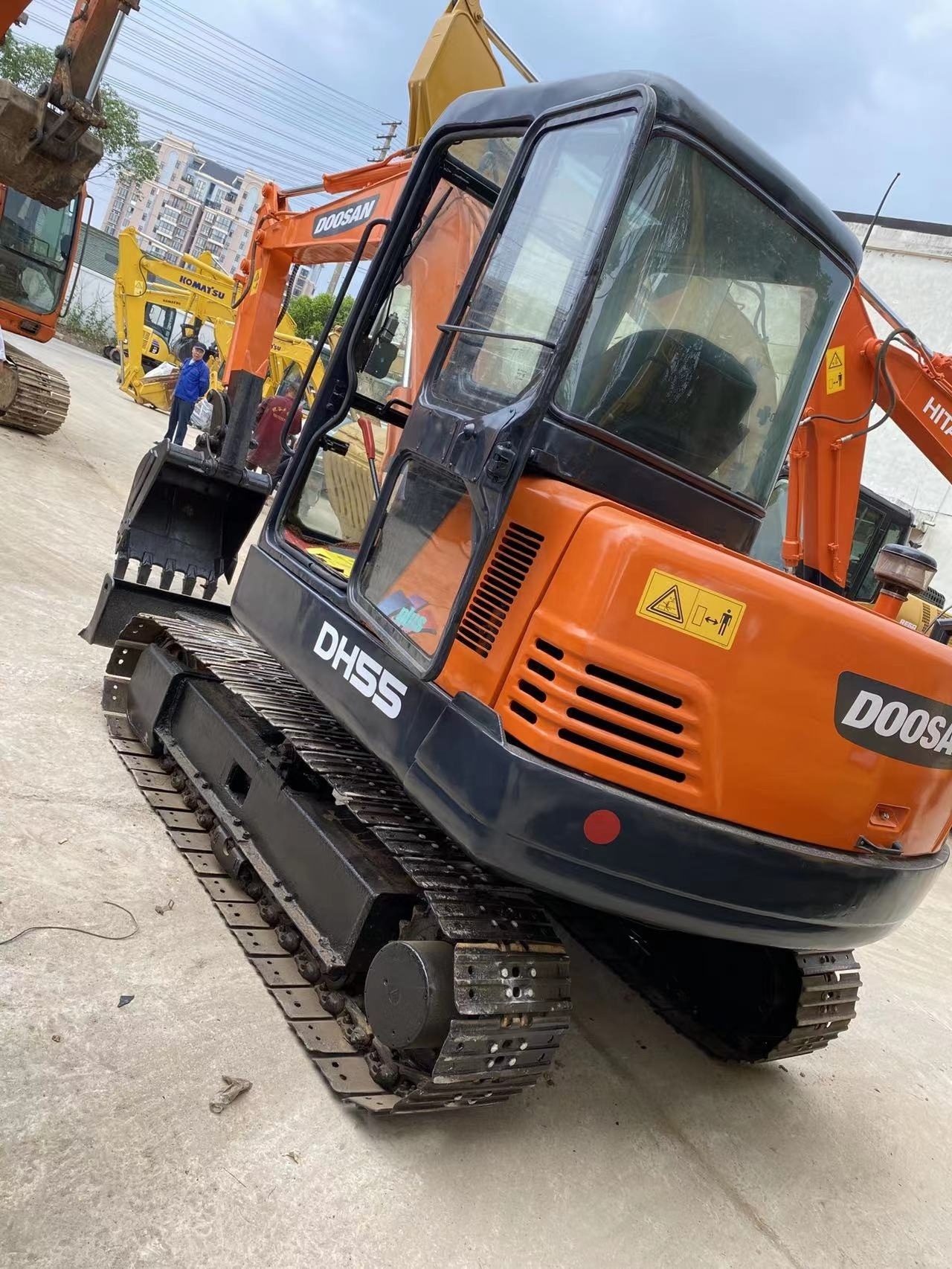 Used Doosan DH55 excavator Doosan  DH55 mini excavator excavadora may xuc with rubber tracker and dozer blade