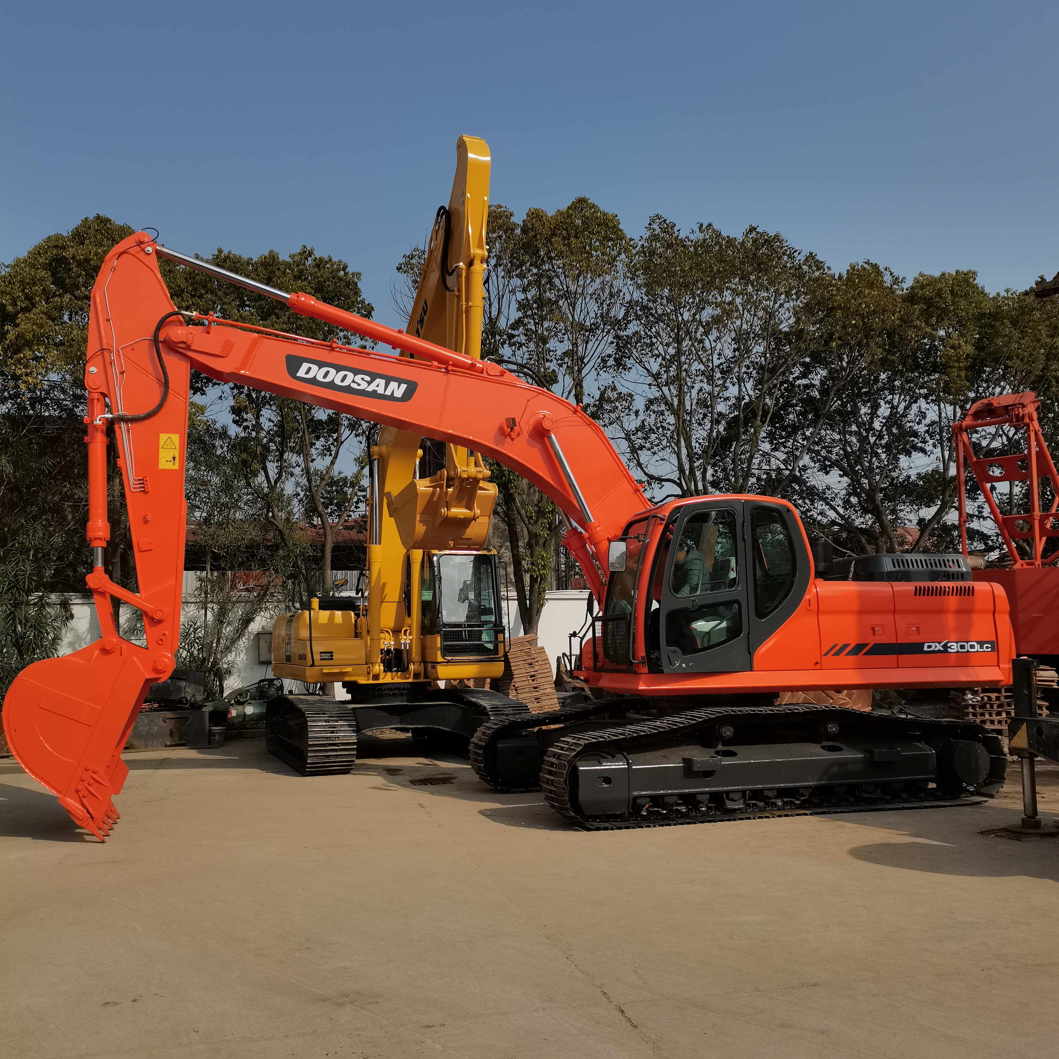 Original of Korea secondhand construction machine with good condition DOOSAN DX300LC excavator used crawler digger