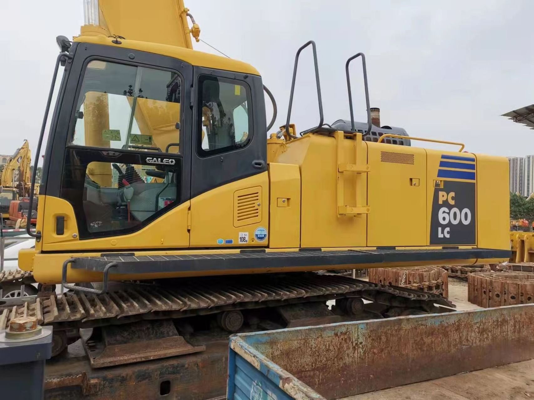 Japan Used Komatsu Excavators PC600-8 Excavators For Construction Works sale in Shanghai