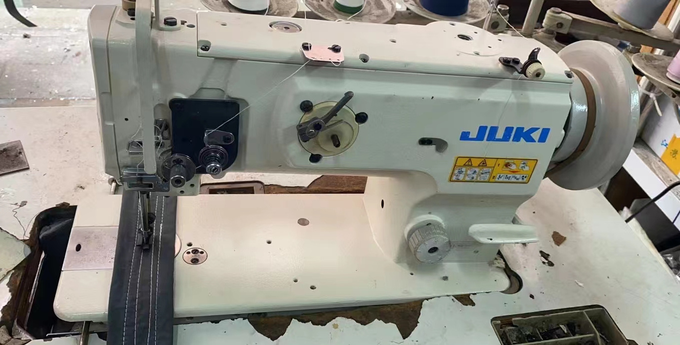 USED JUKIS 1541 WALKING FOOT HEAVY DUTY LEATHER SEWING MACHINE HEAVY DUTY TOP BOTTOM FEED LEATHER THICK SEWING MACHINE