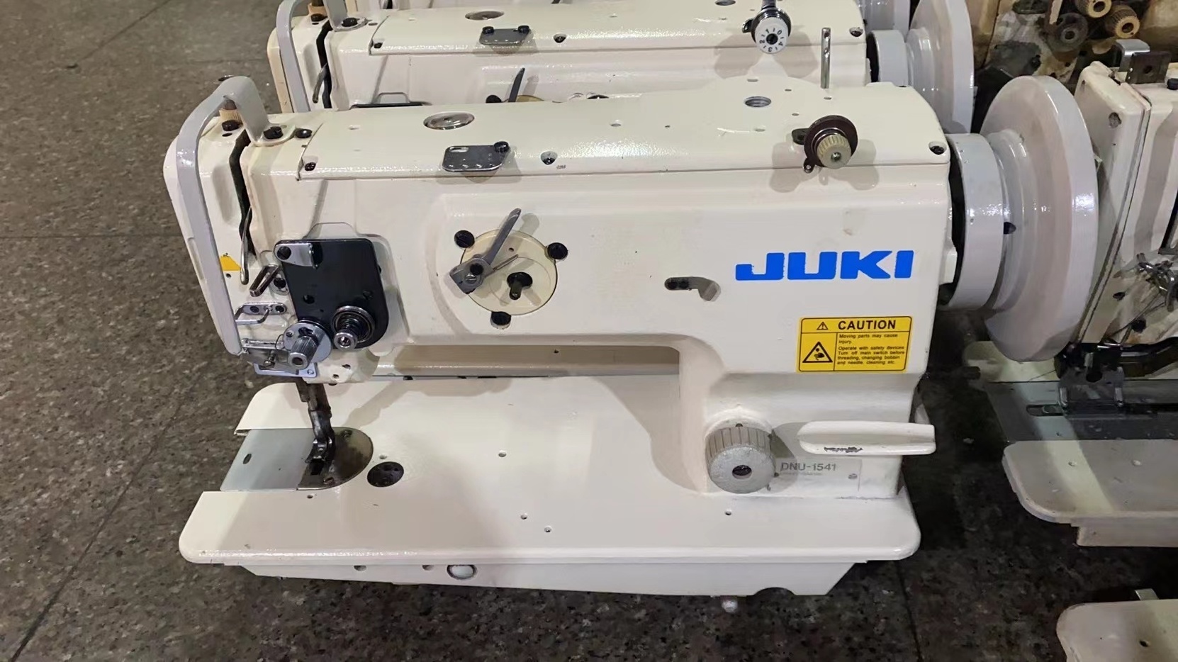 USED JUKIS 1541 WALKING FOOT HEAVY DUTY LEATHER SEWING MACHINE HEAVY DUTY TOP BOTTOM FEED LEATHER THICK SEWING MACHINE