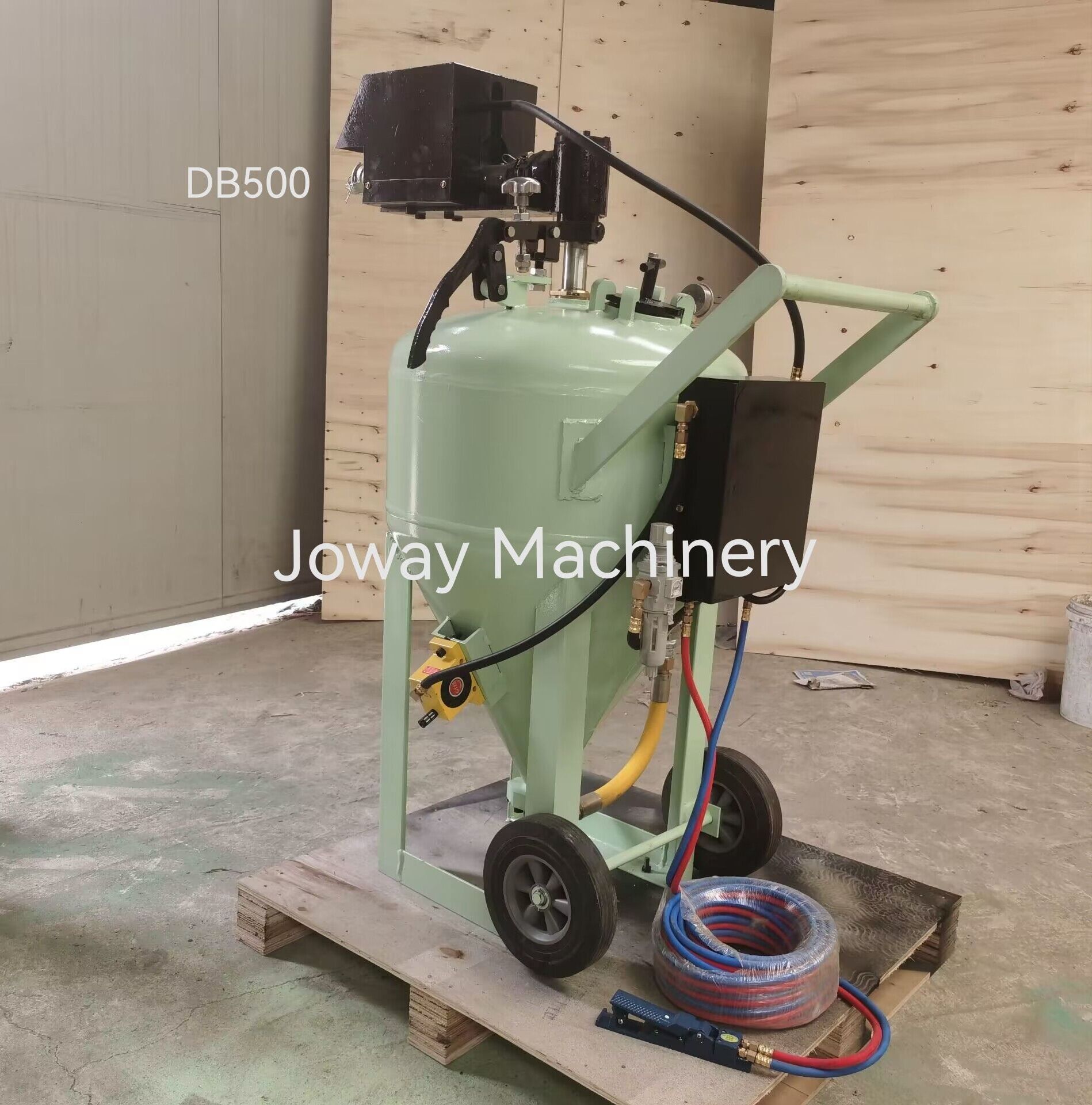 Tank Dry Blaster Cleaning Machine Sandblasting DB 800 Sand Blaster db500 with Wheel db500 Gun Blasting Dustless Steel Blaster