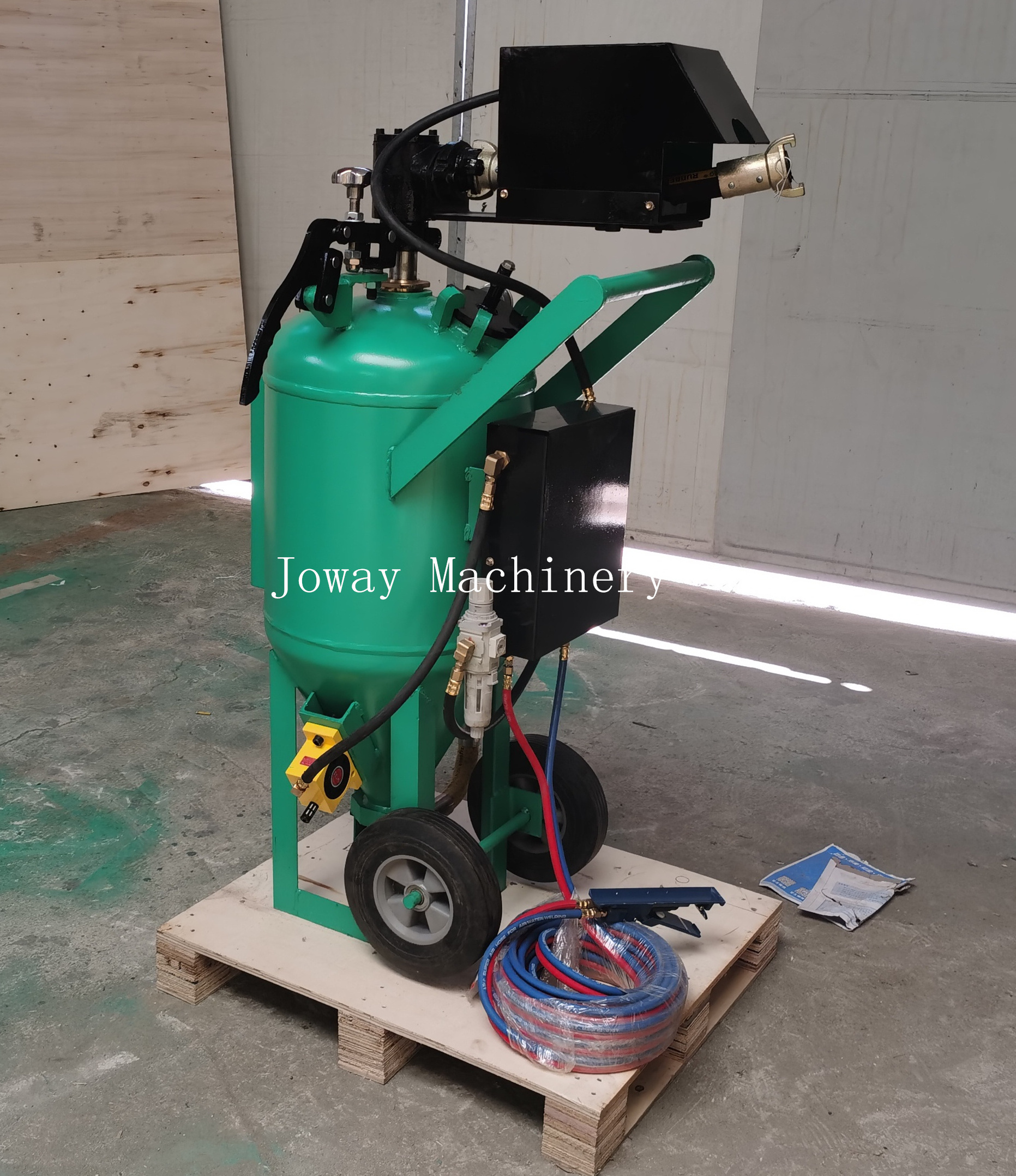 Tank Dry Blaster Cleaning Machine Sandblasting DB 800 Sand Blaster db500 with Wheel db500 Gun Blasting Dustless Steel Blaster