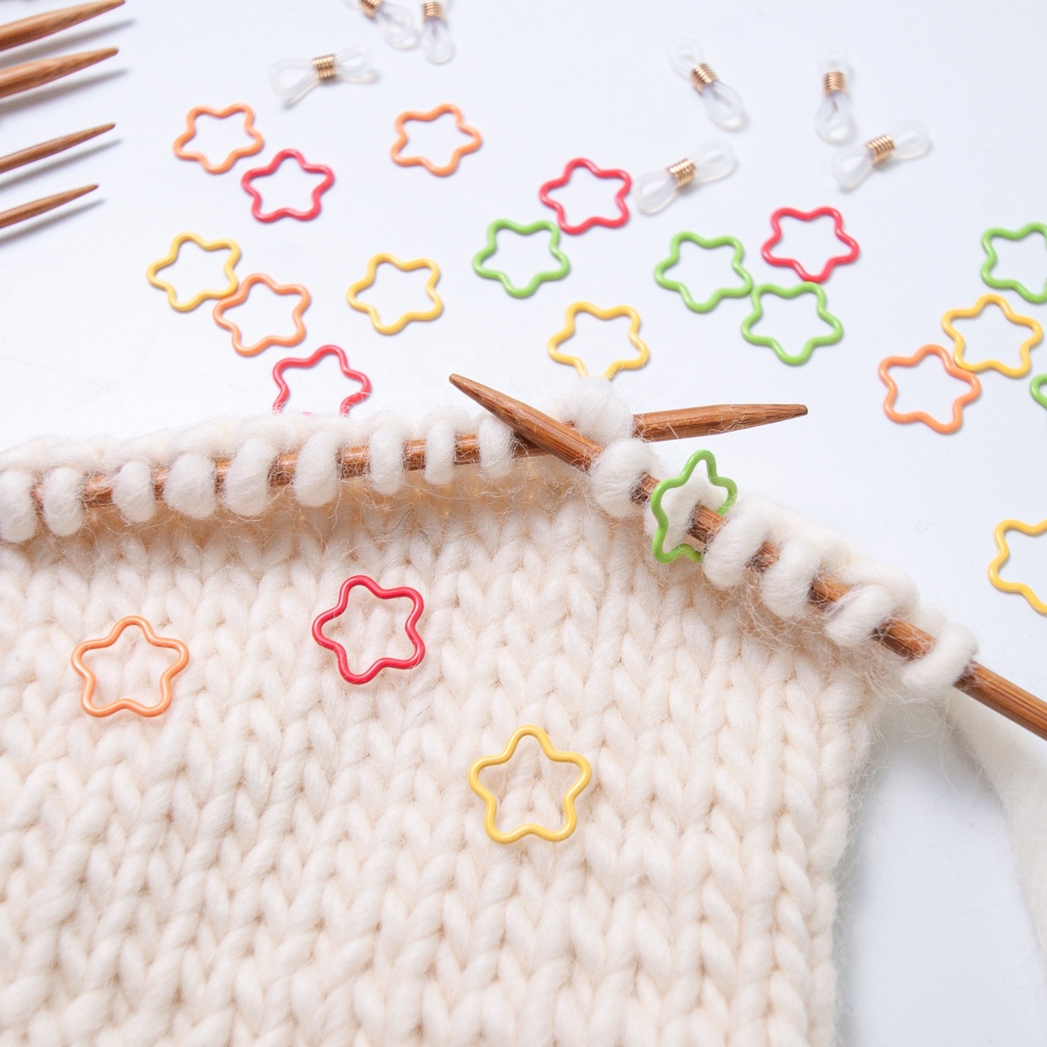 20 PCS Colorful Star Knitting Stitch Markers Crochet Locking Knitting Stitch Counter with 10 PCS Non Slip Silicone Ring