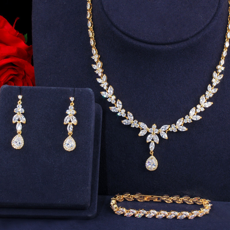 Best Selling Noble Brass Crystal Pendant Wedding Bridal Jewelry 925 Silver Color Luxury Cubic Zirconia Women Jewelry Set