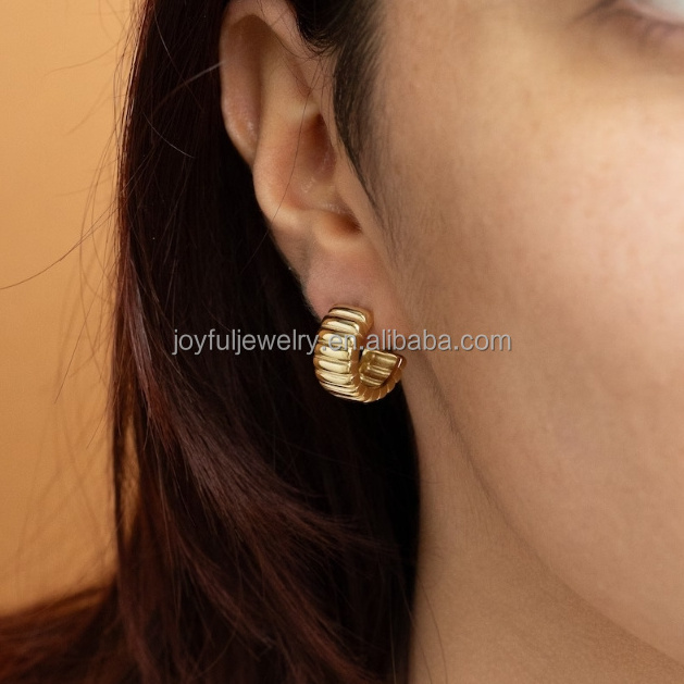 Factory Wholesale 18k Gold Thick Hoop Earrings 316l Stainless Steel High Polished Dainty Ribbed Hoops