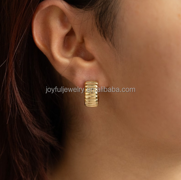 Factory Wholesale 18k Gold Thick Hoop Earrings 316l Stainless Steel High Polished Dainty Ribbed Hoops