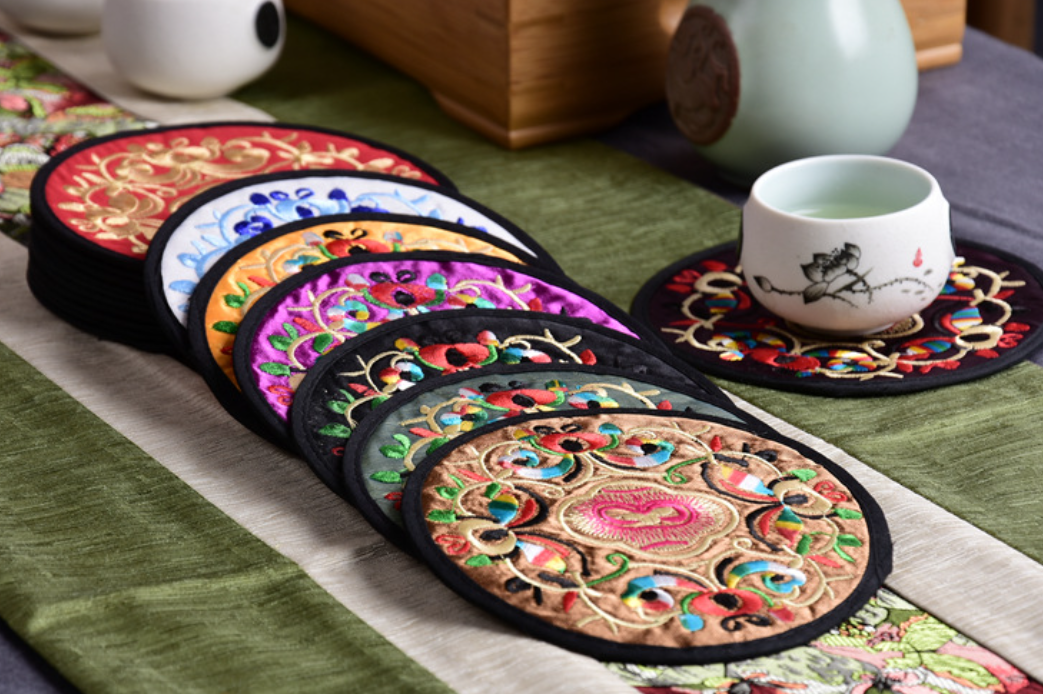 Chinese Style Cloth Embroidery Coasters Hot MilkInsulation Anti -Hot Pad Table Mats