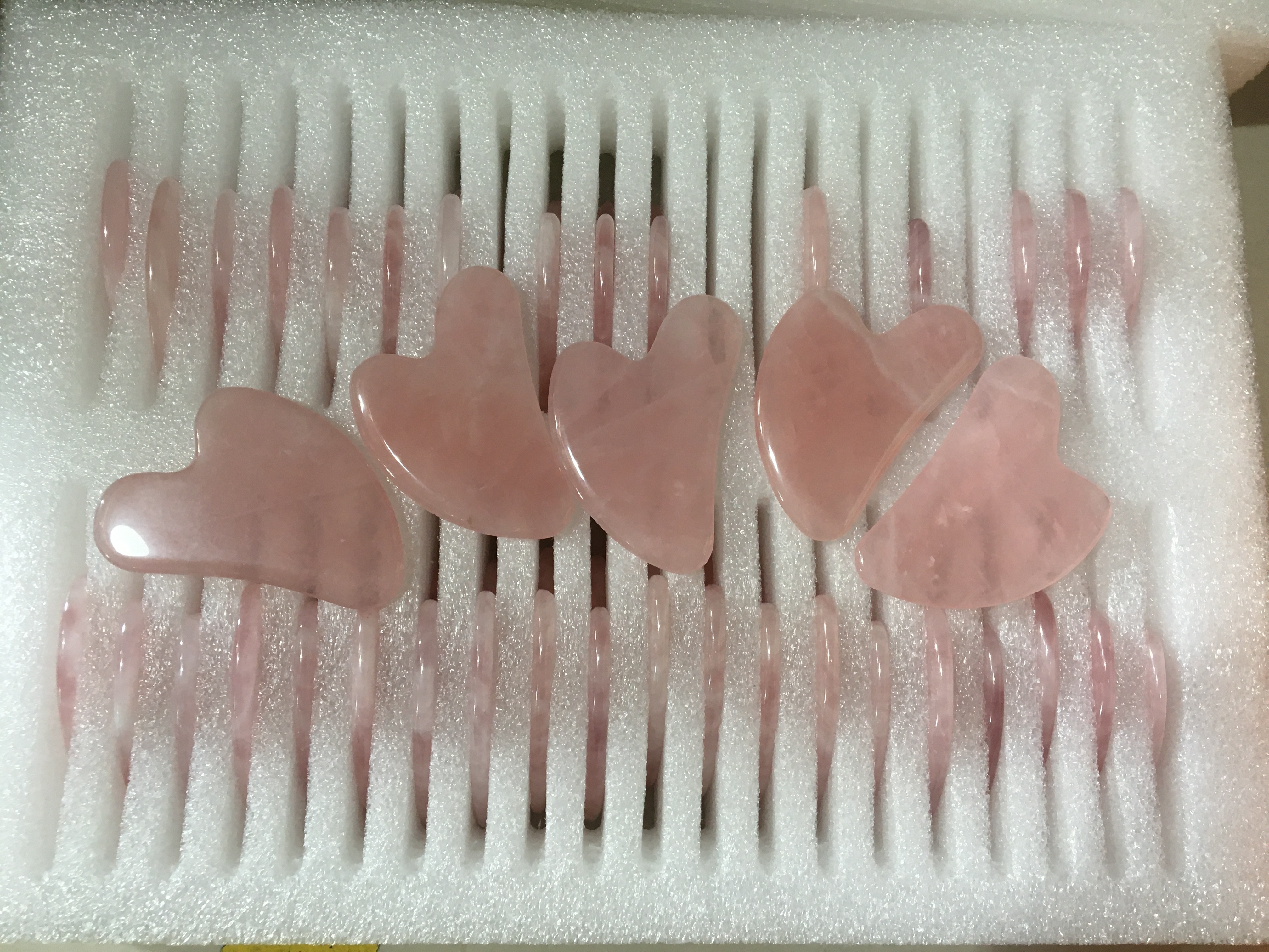 Stock New Custom Logo Gua Sha Scraping Board Heart Guasha Stone Rose Quartz Facial Tool Natural Jade Stone