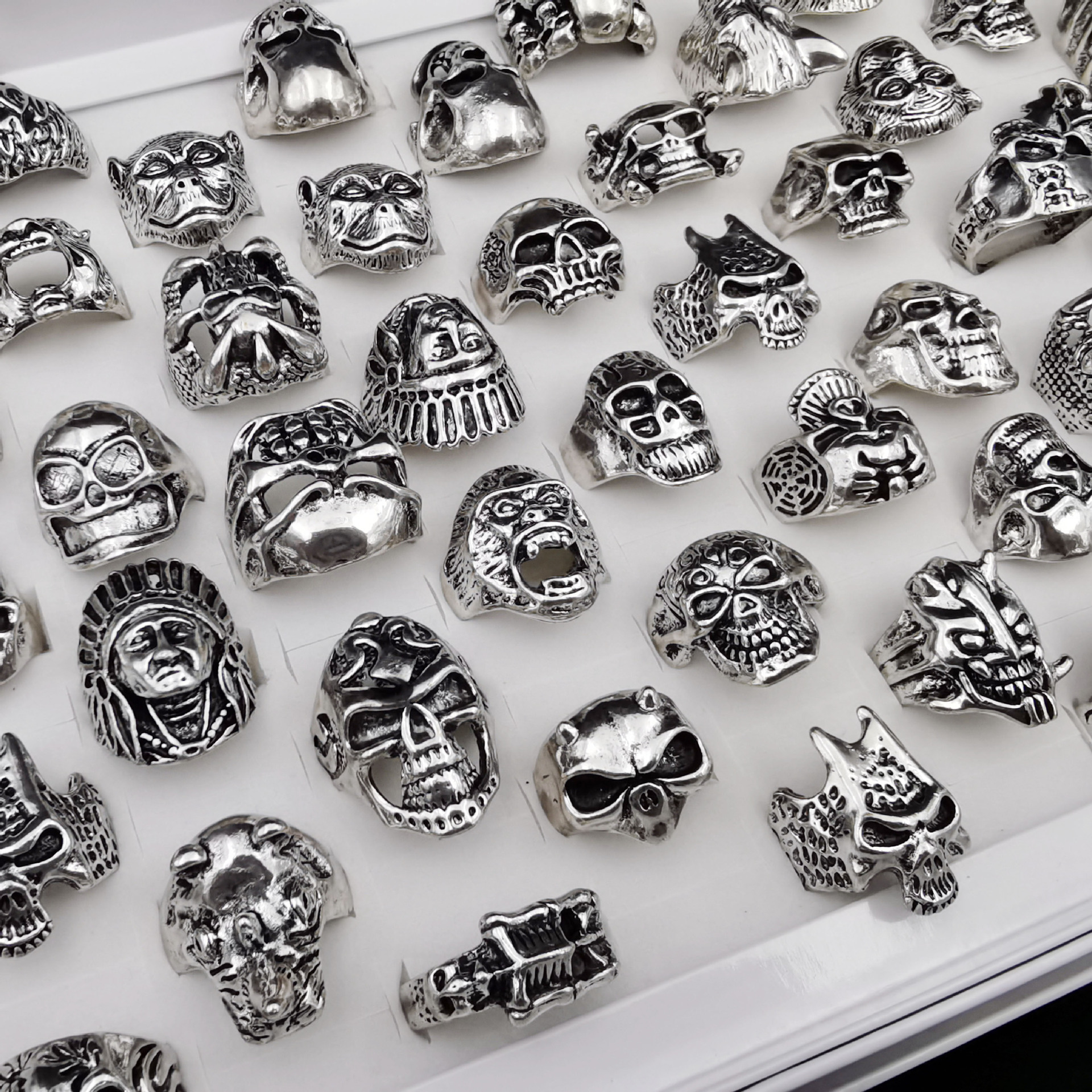 Hot Sales Bulk Wholesale Punk Hollow Skull Alloy Silver Rings for Men Halloween Decoration