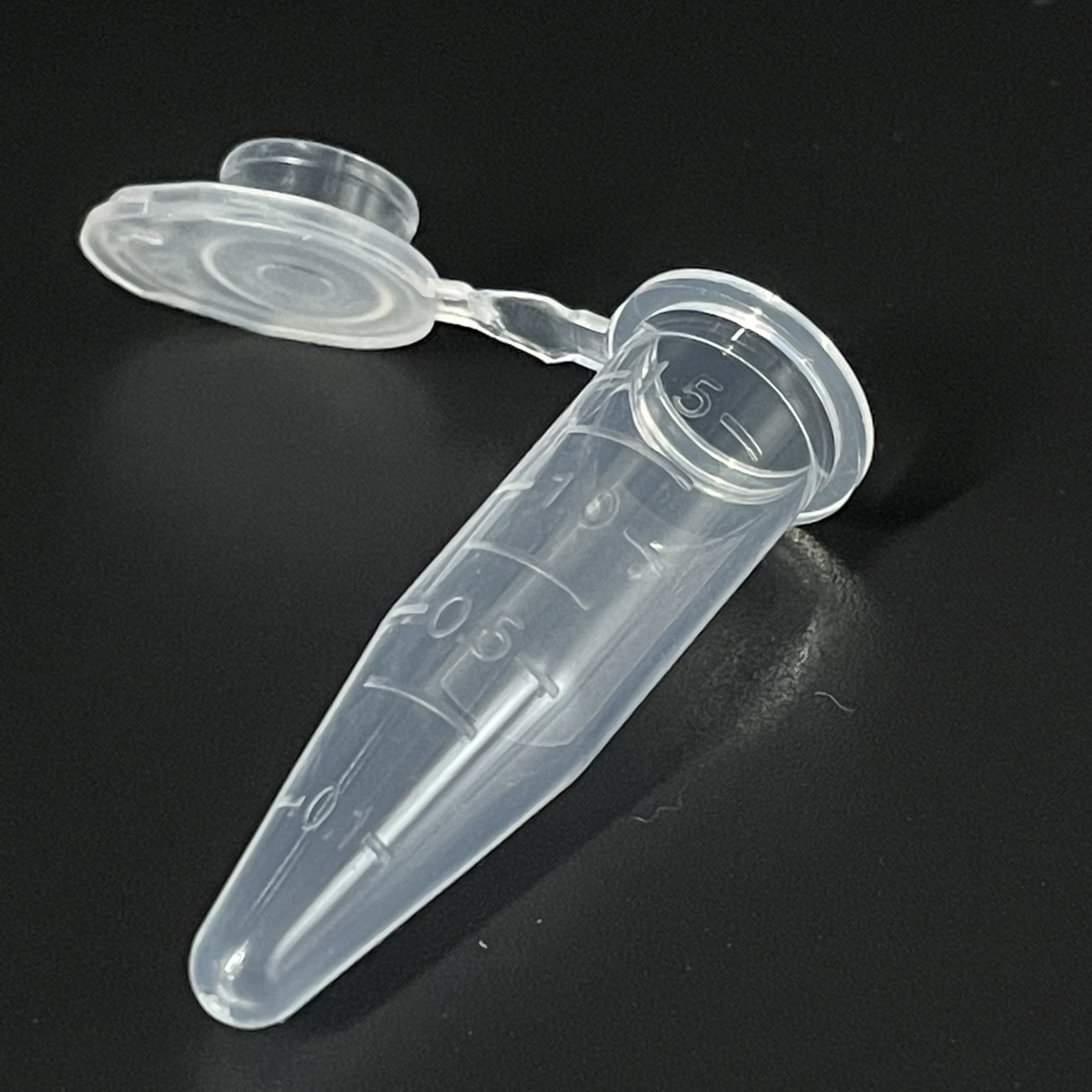 Micro Centrifuge Tube Hot Selling 1.5 ml Clear Polypropylene Microcentrifuge Tube Sterile