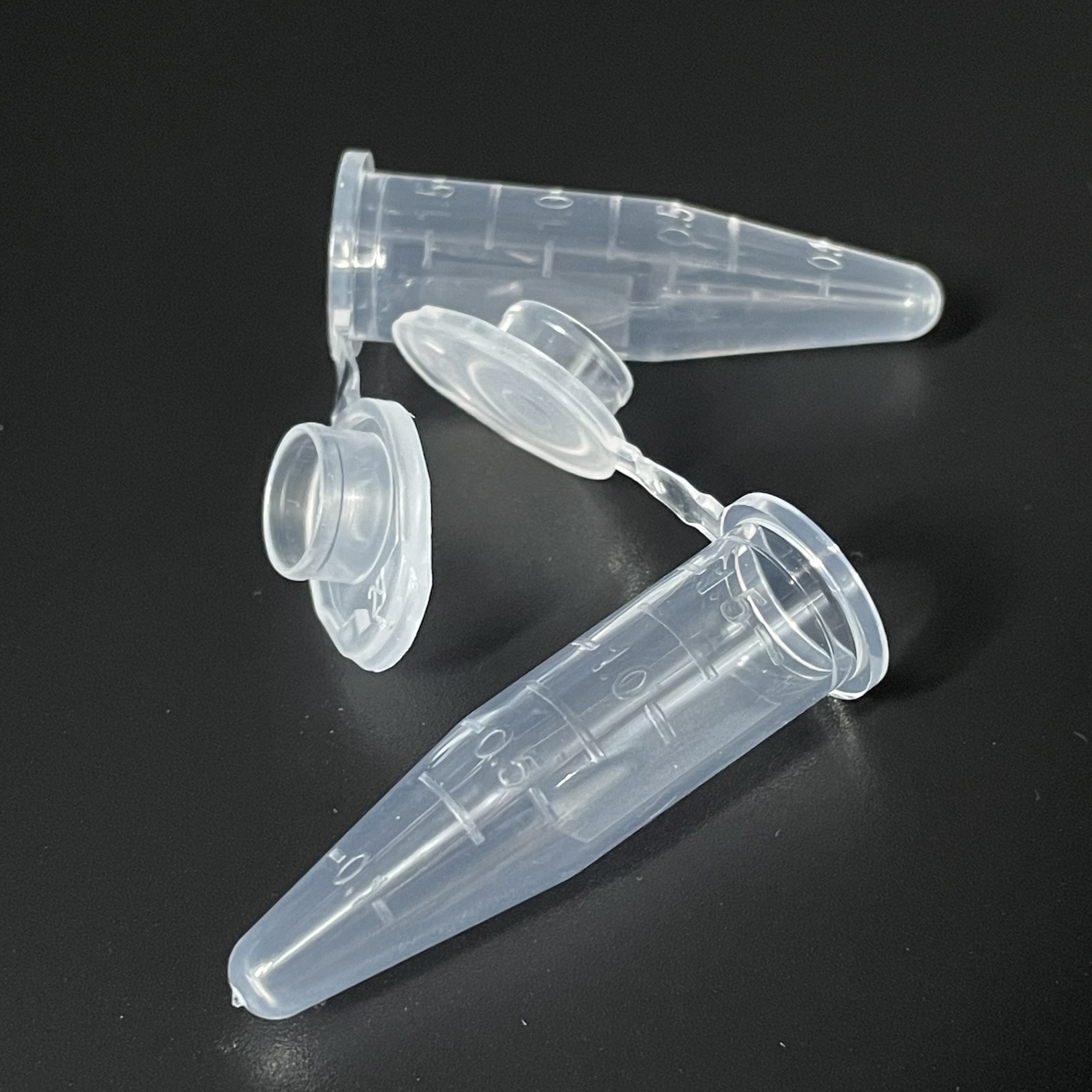 Micro Centrifuge Tube Hot Selling 1.5 ml Clear Polypropylene Microcentrifuge Tube Sterile