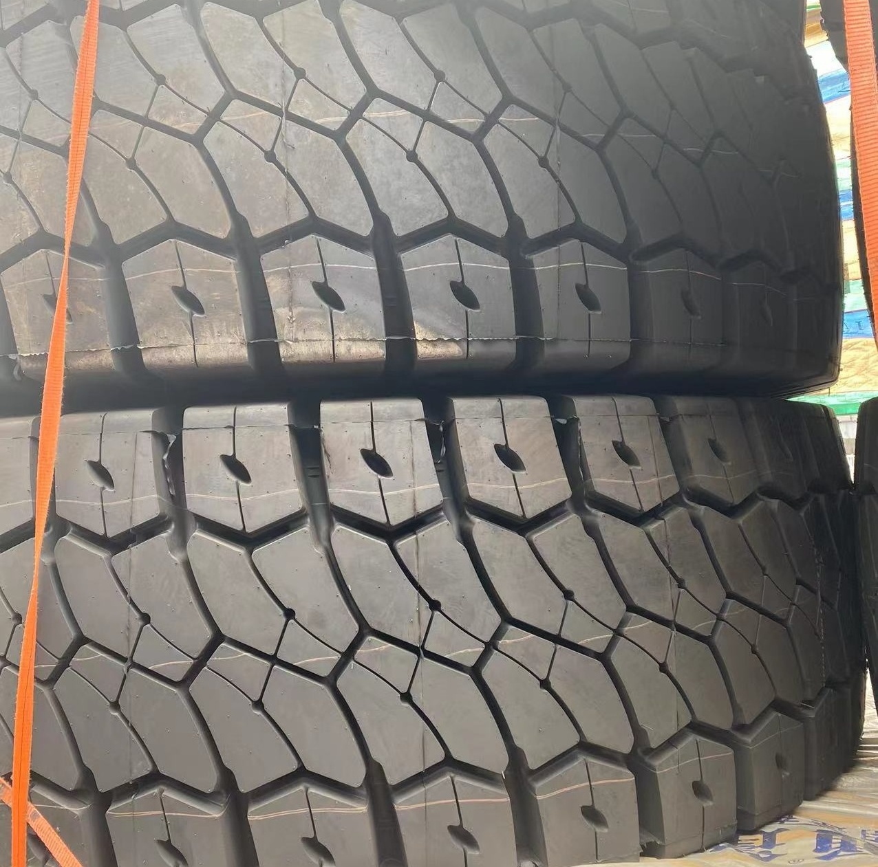 Earthmover Loader Tyre ADVANCE HILO OTR Tire E-4 24.00r49 27.00r49 36.00r51 40.00r57 33.00r51 27.00r49 37.00r57 40.00r57 L-4