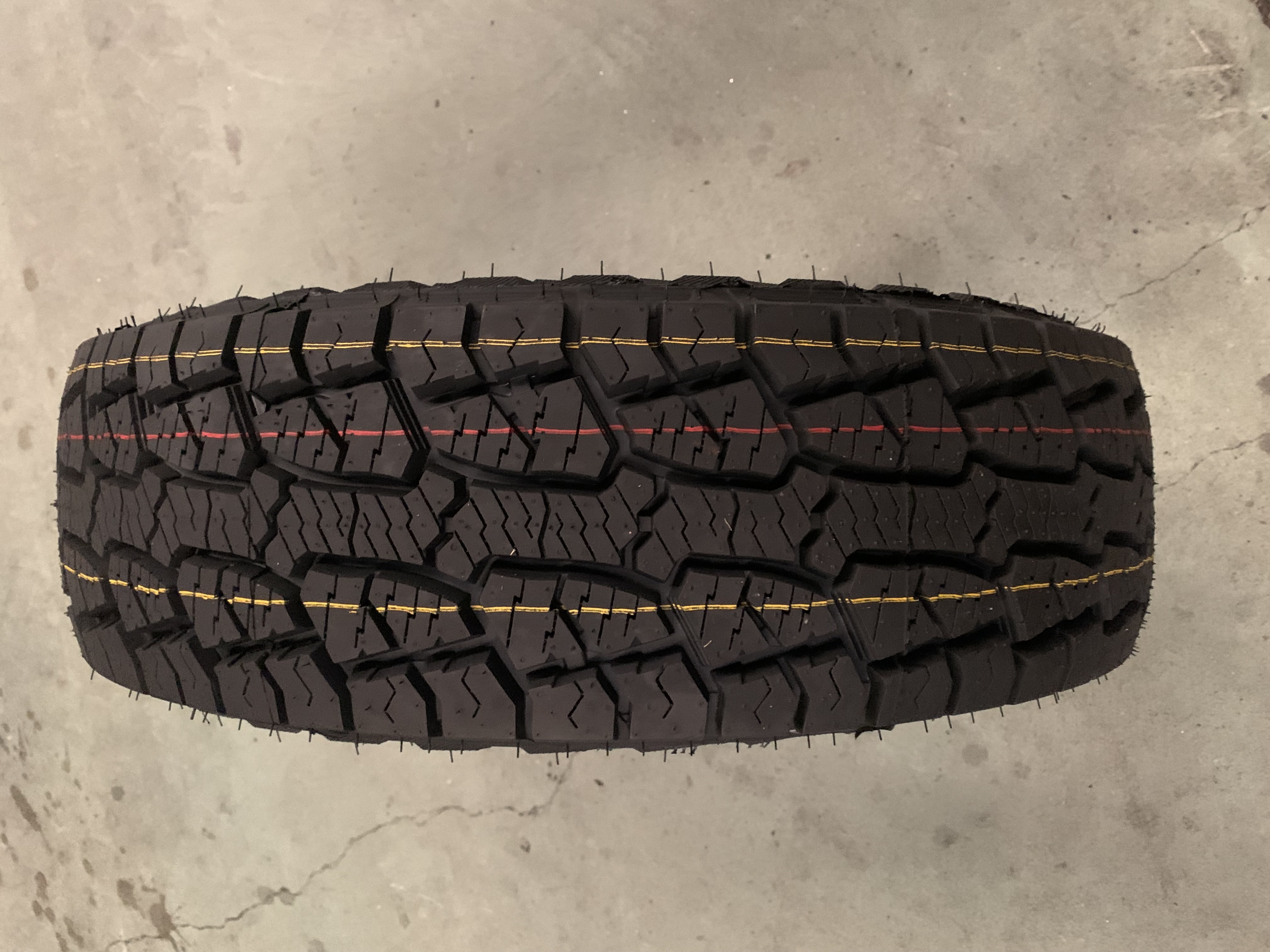 PCR Tire Car Tyres Manufacturer 15 16 17 195/65/R15 225 45 17 205 55 16 China Cheap Car Tire