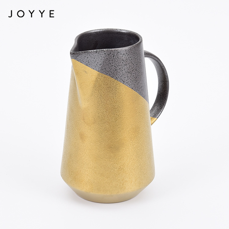 Joyye Luxury 1.6L Pitcher Speckled Reactive Glaze Serveware Gold Plated Milk Ceramic Jug