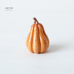 JOYYE Custom Ceramic Kitchenware Under Glazed Halloween Decor Pumpkin Shaped Funny Salt And Pepper Shaker