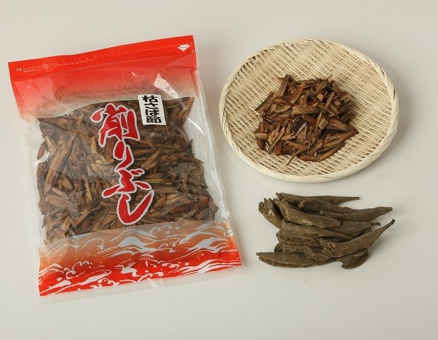 Rare raw material: KARESABABUSHI (dried mackerel) High-grade Japanese foodstuff, aged for one year, applied to Japanese cuisin