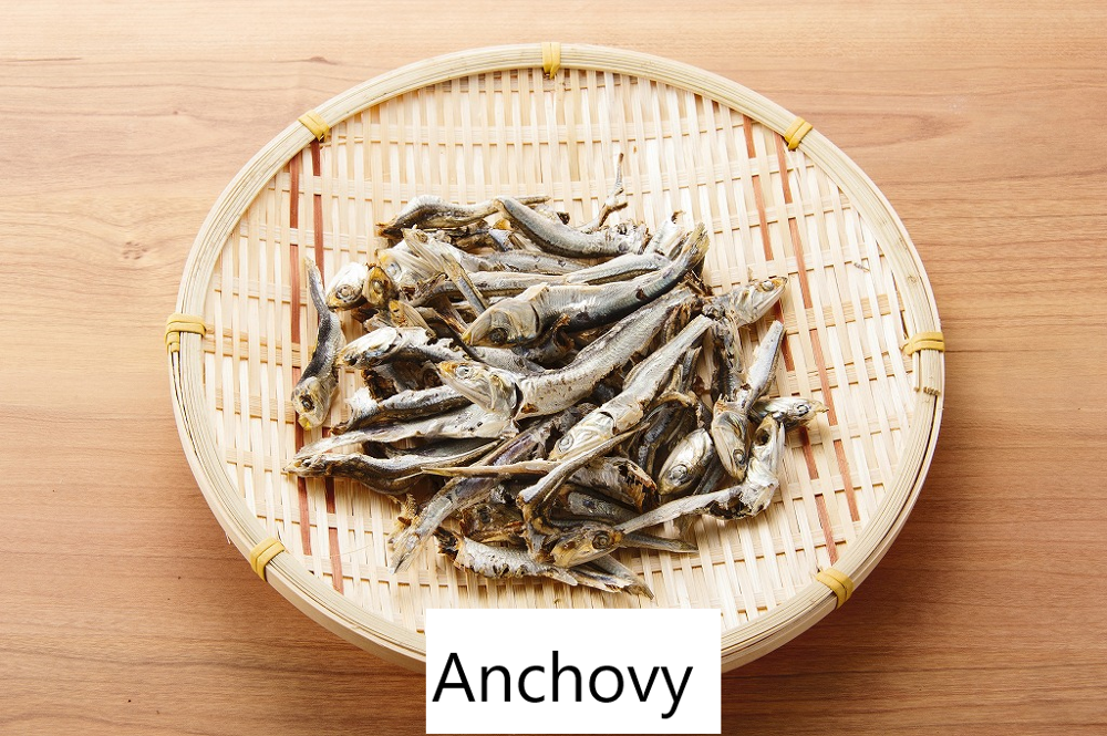 Good quality Whole Dried  Anchovy Flakes for ramen soup  for misoshiru on sale for business use for sushi for izakaya